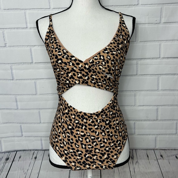 Aerie Leopard Wrap One Piece Swimsuit size small - Picture 3 of 10